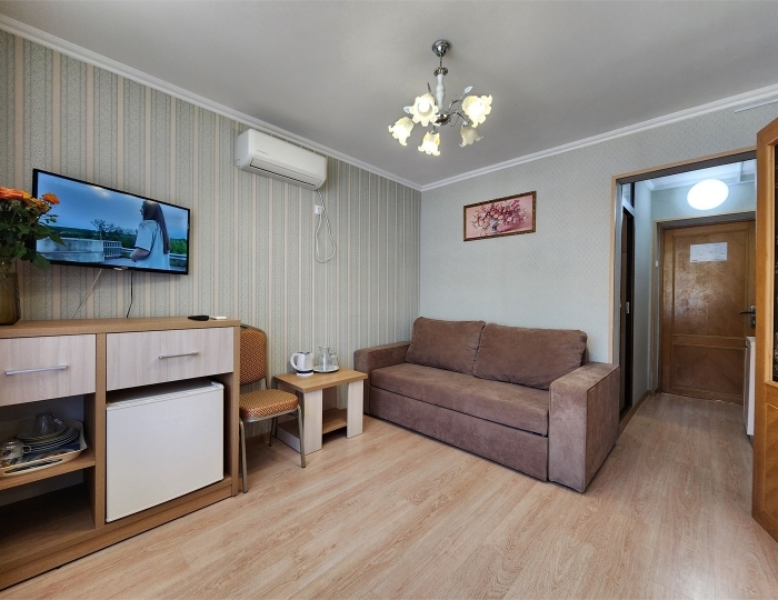 Стандарт 2-местный 2-комнатный, корпус 1, 2 - Санаторий «Киев» Алушта