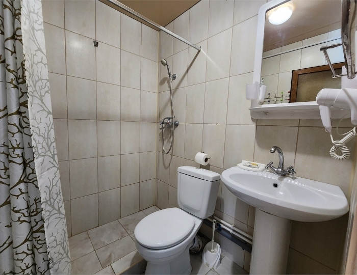 Стандарт 2-местный 2-комнатный, корпус 1, 2 - Санаторий «Киев» Алушта